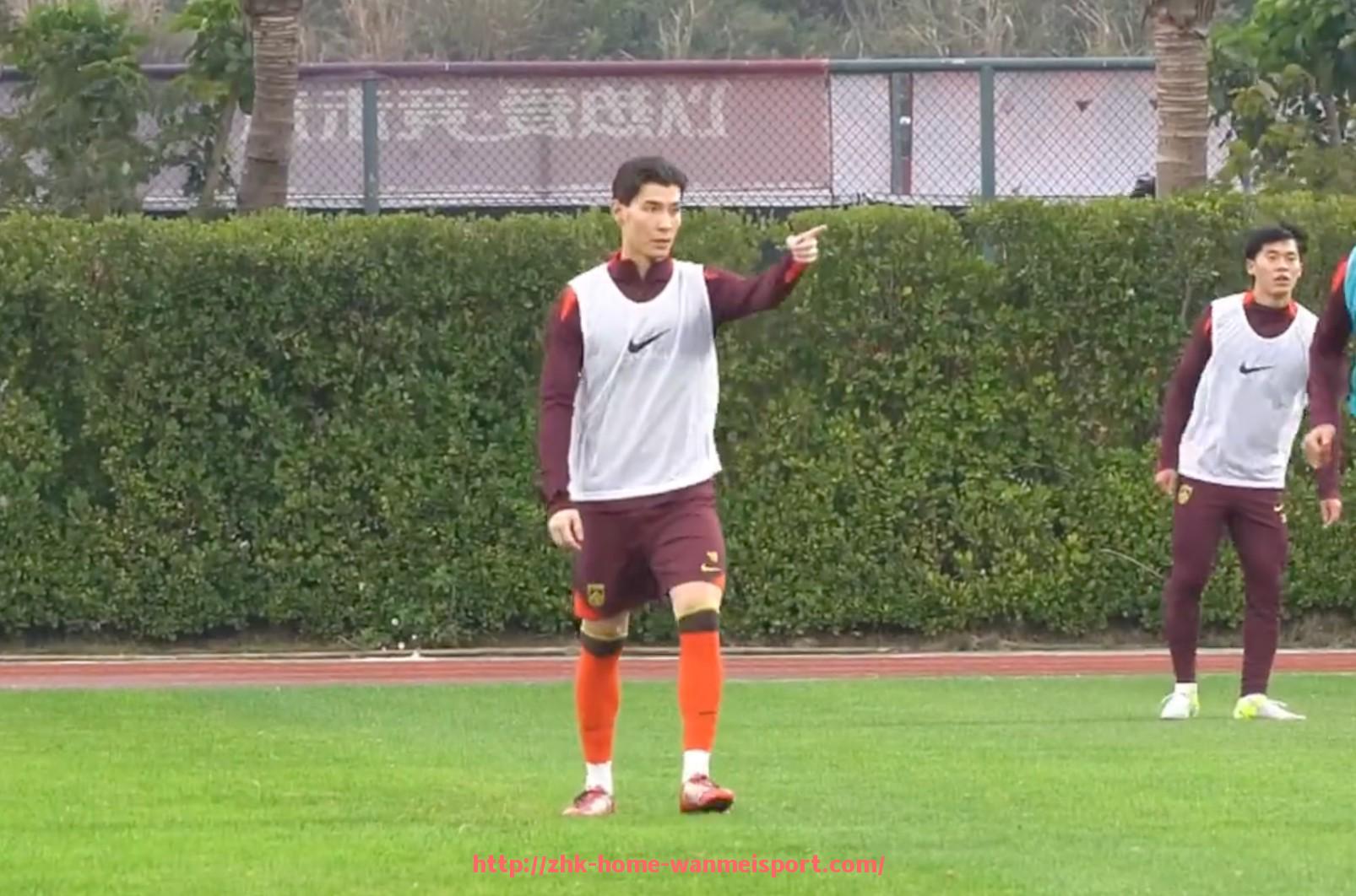 完美体育官方网站-世俱杯央视解说阵容介绍及解说风格分析